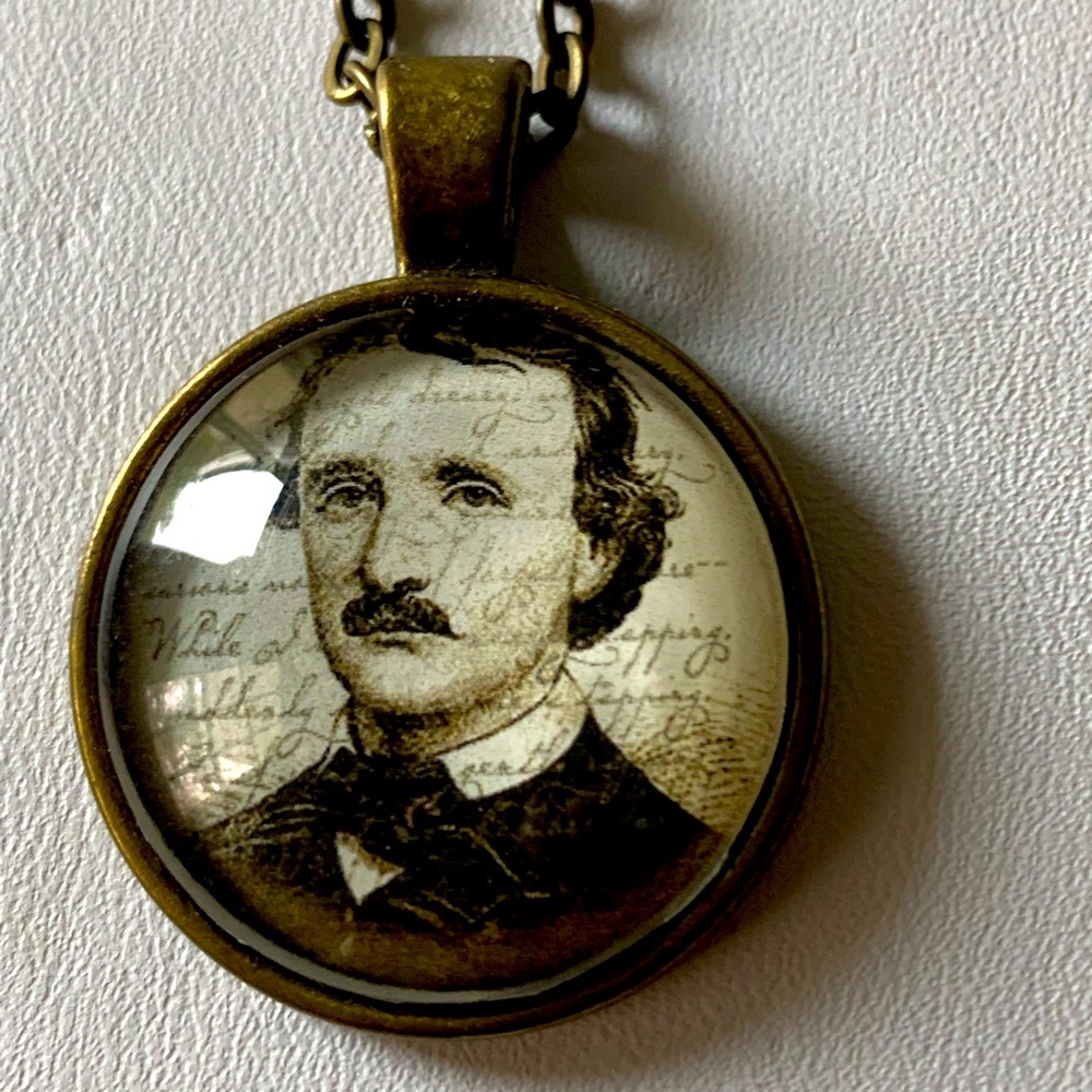 Necklace Poe